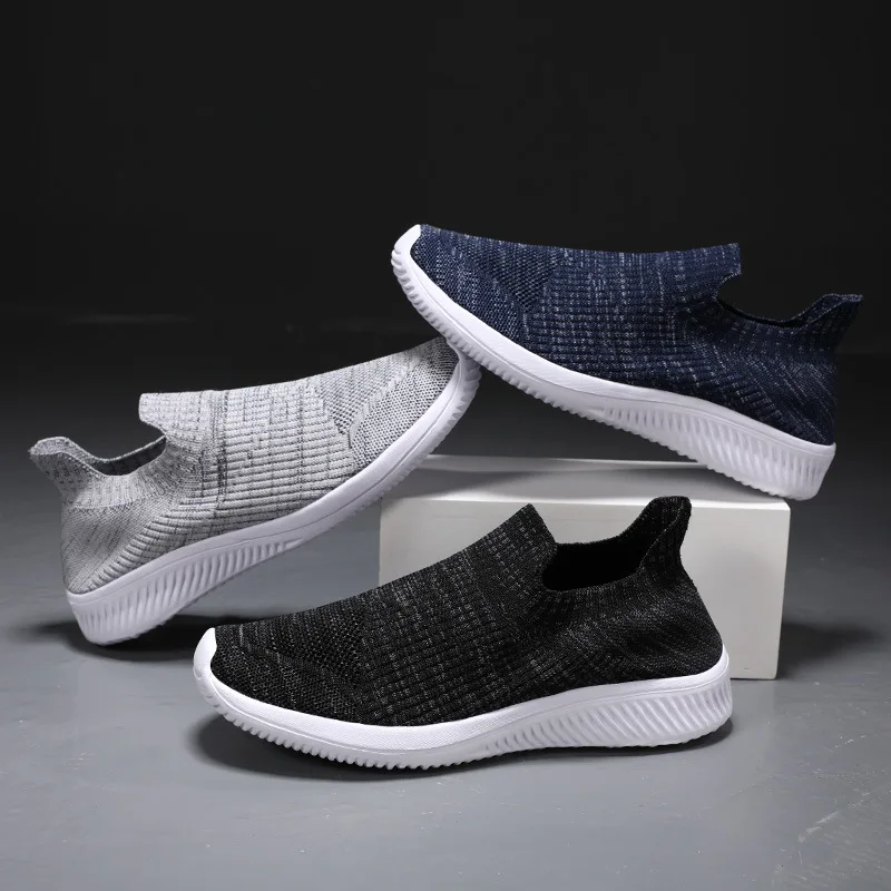 

A slip-on men's shoes summer new casual sports shoes women flying mesh running shoes Breathable light mesh shoes casual shoes