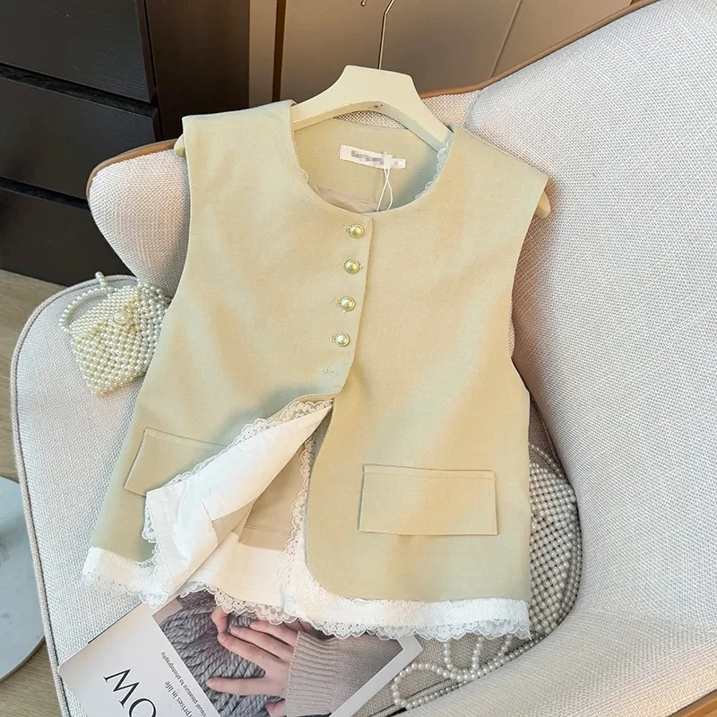 بلوزة نسائية