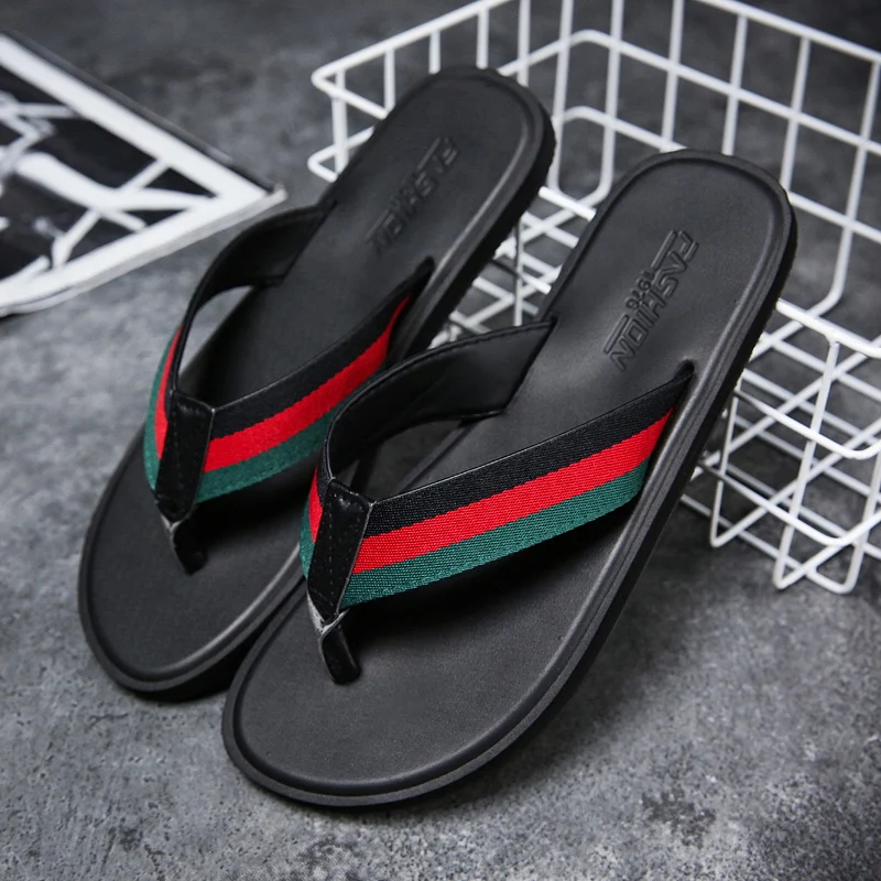 Summer Soft Soled Comfortable Flat Shoes Anti Slip Men's Home Slippers Outdoor Commuting Men's Fashionable Sandals