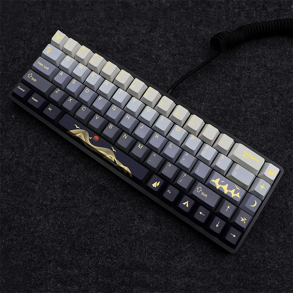 

Оригинальный градиент горы Keycap PBT пятистороннее термическое сублимационное 136 клавиш Совместимо с 61 68 104 108 механической клавиатурой.
