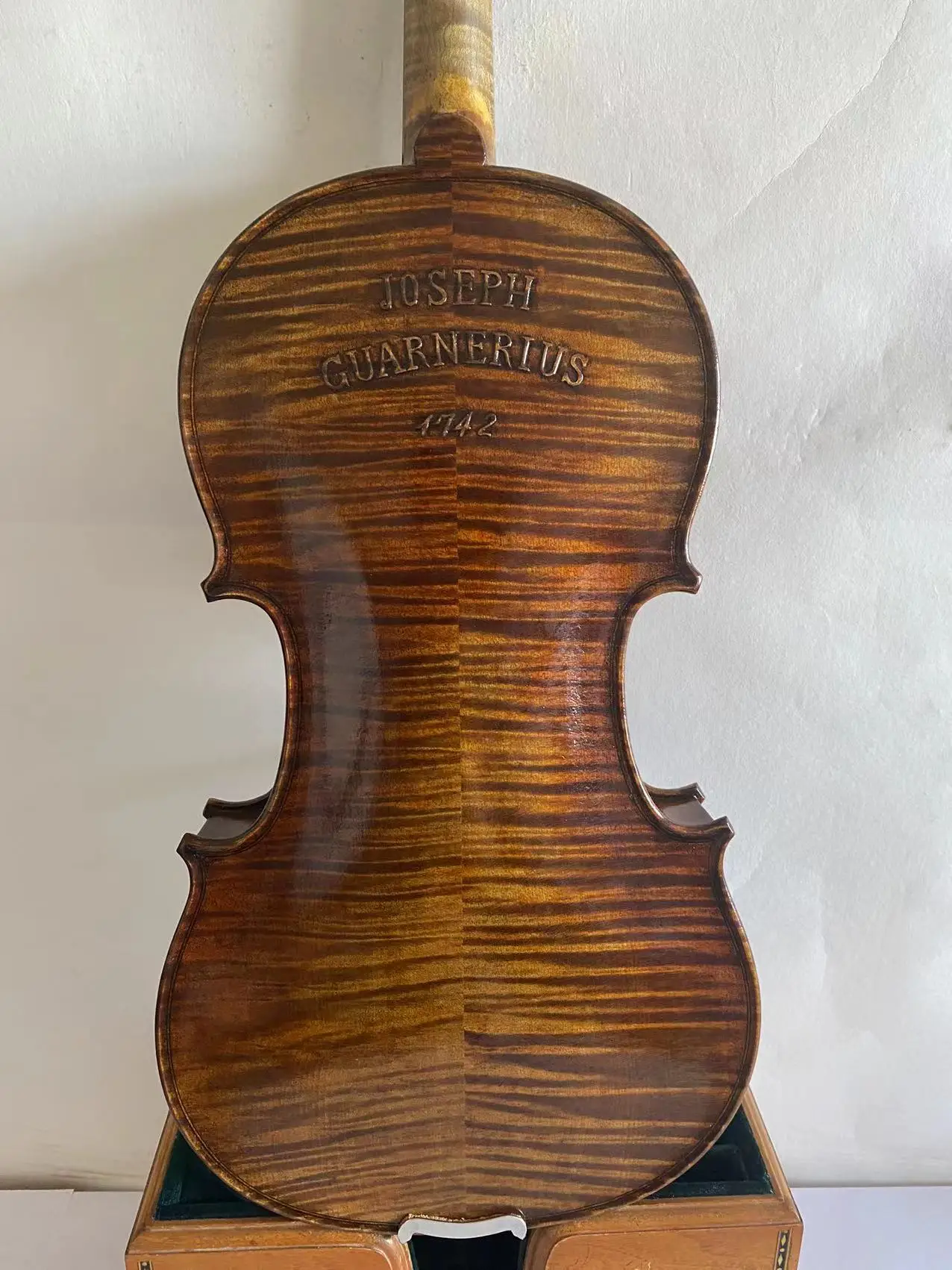 Master Violin Guarneri model 1742 flamed maple back spruce top hand carved 0303