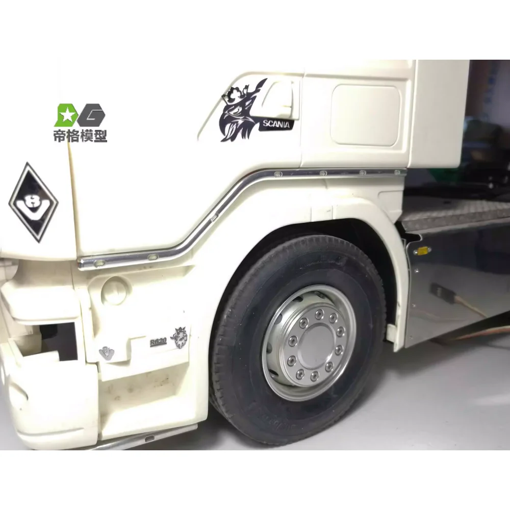 

Under door light 470 Side light White and yellow for tamiya trailer truck Tamiya 1/14 scania 470 r620 56323 diy parts