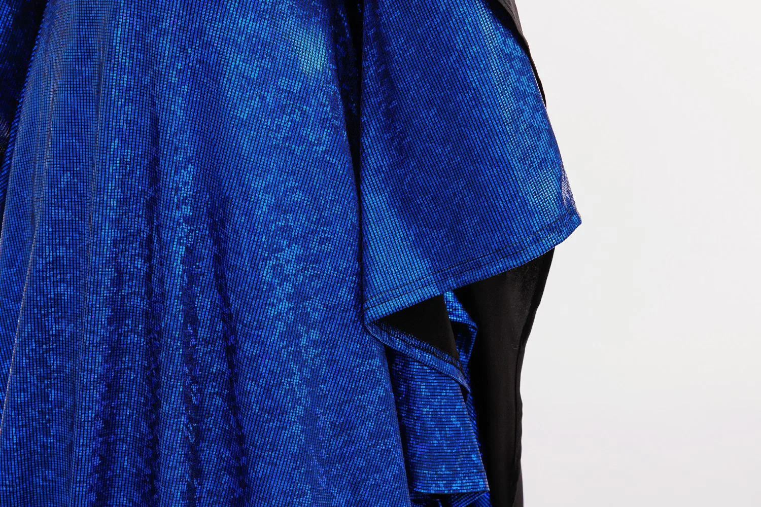 Halloween-Kostüm für Kinder, böse Königin, glänzendes blaues Kleid für Mädchen, schwarzer Umhang, bunte Krone für Bühnenauftritte, Themenparty, Verkleidung – Detail 9