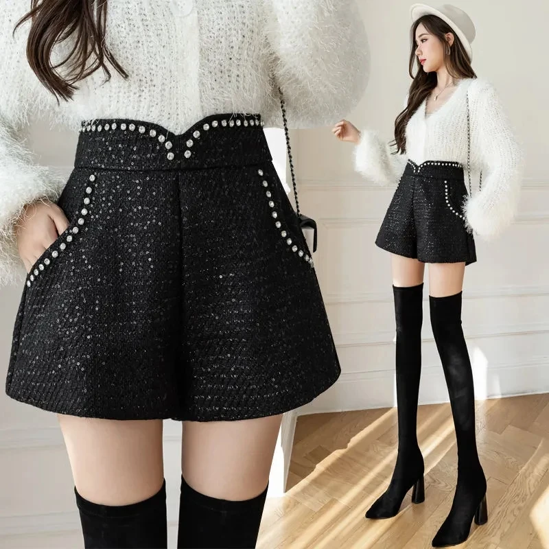 

Woolen knickers female autumn winter 2023 new style is very thin wearing wide leg diamond casual pants boots and trousers trend