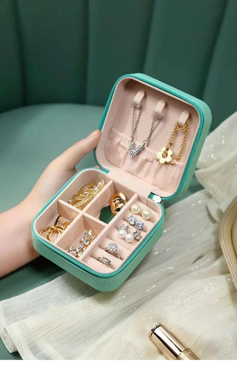 Reise-Schmucketui, kleine Schmuckschatulle, tragbarer Schmuck-Reise-Organizer, Display-Aufbewahrungskoffer für Ringe, Ohrringe, Halsketten, Armbänder – Detail 8