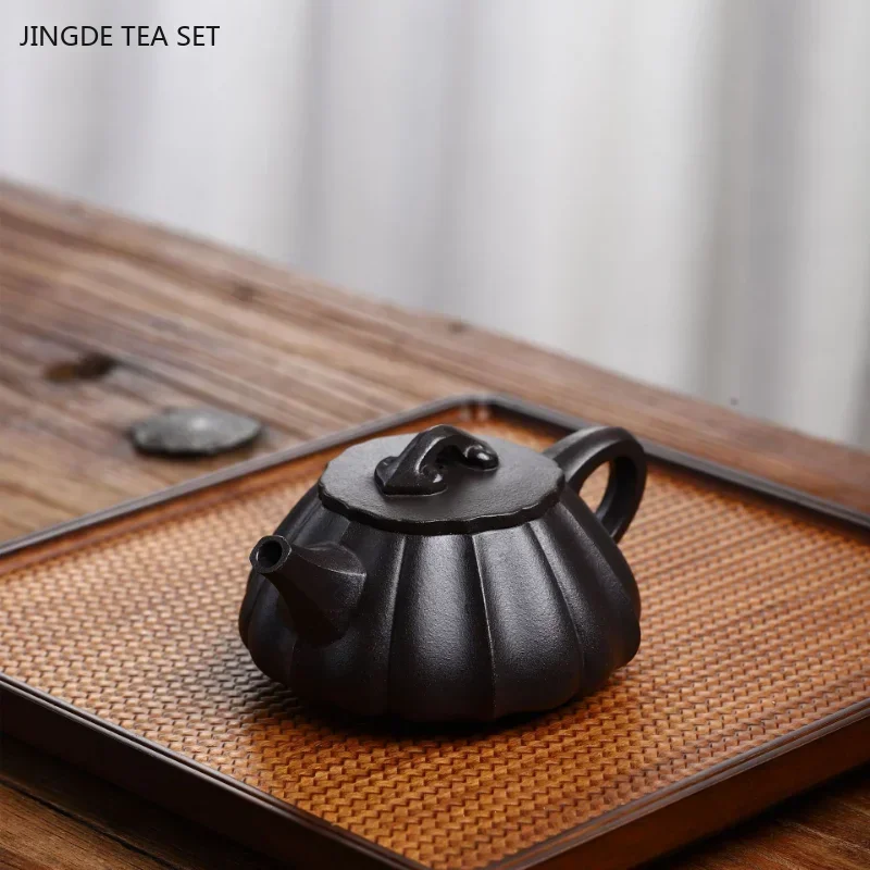 220ml Chinese Yixing Purple Clay Tea Pot Raw Ore Black Mud Stone Scoop Teapot Handmade Custom Zisha Filter Tea Infuser