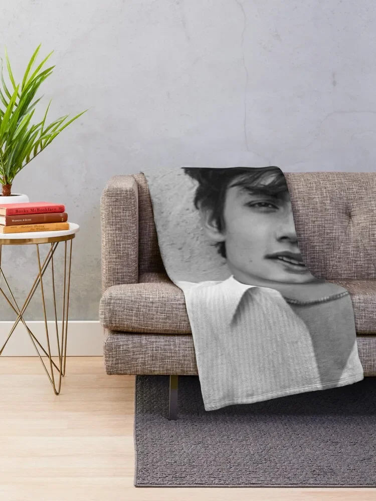 Louis Partridge �𵨸� ���� ������ ���,  ���� ��Ʈ�� ���