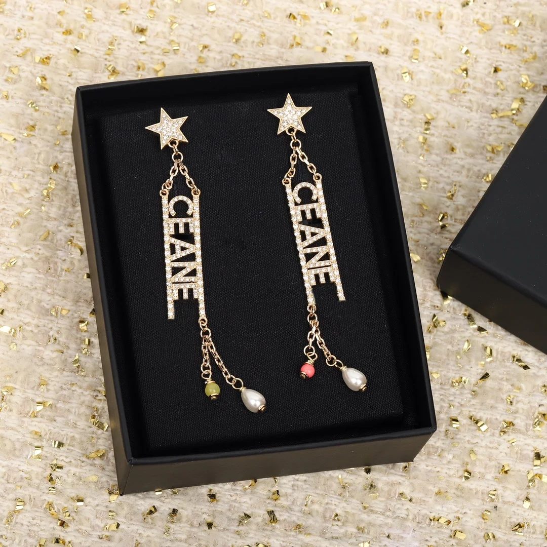 

European and American fashion personality exquisite five-pointed star rhinestone earrings