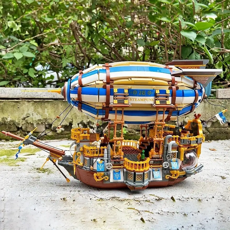 Cute Steampunk Airship Building Blocks Set