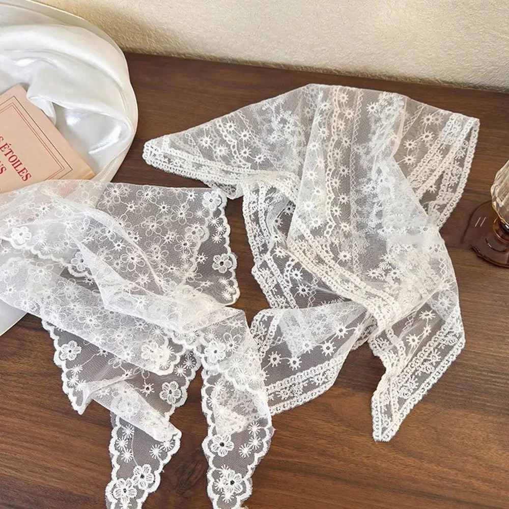Retro Floral Lace Head Wrap Scarf Embroidered Triangle Neck Kerchief for Women Vintage Travel Photography Hair Bandana Accessory