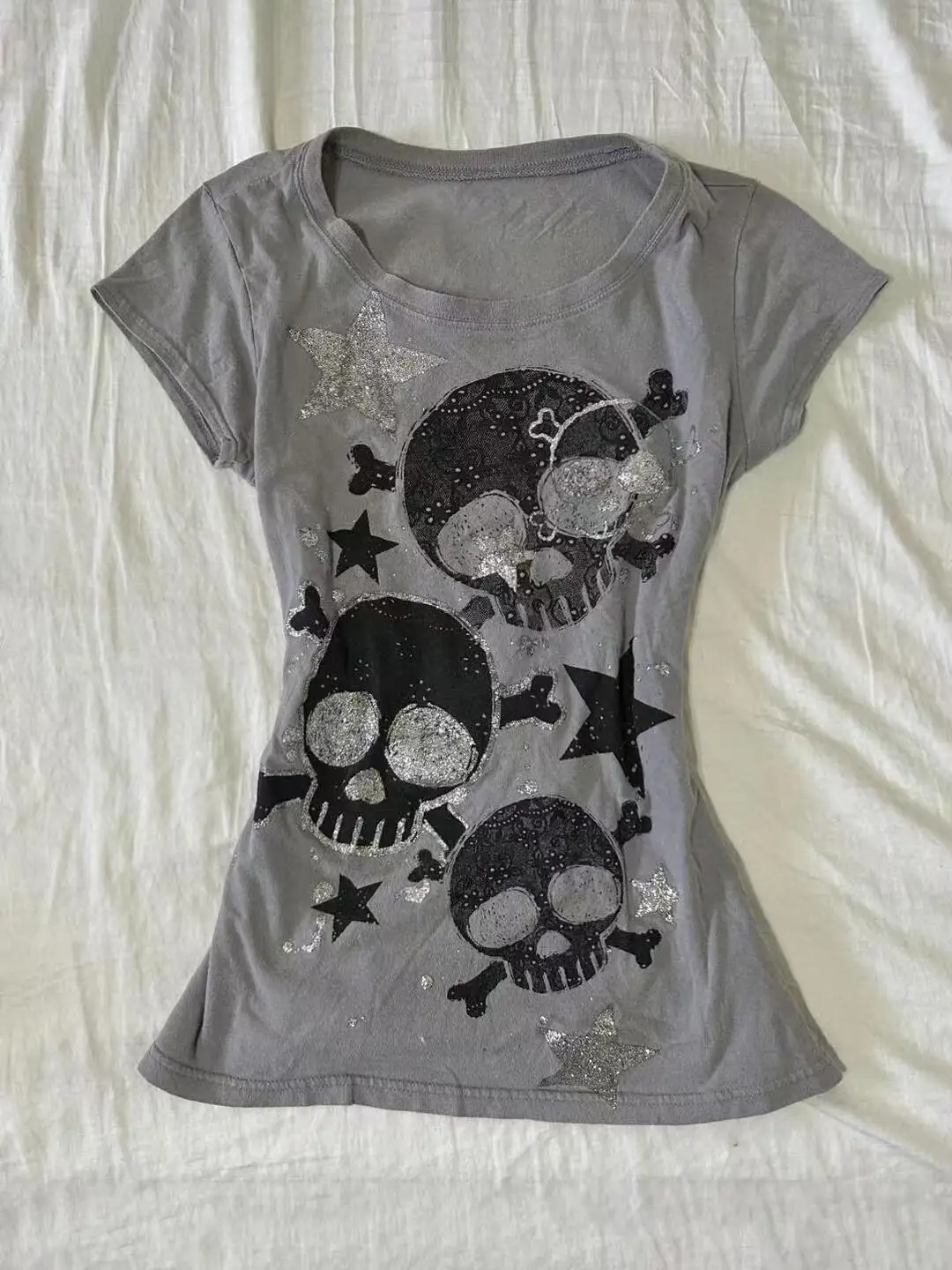 Japanese Y2k Skull Print Women's 2000s Clothes Y2k Top Subculture Tees Anime Girl Graphic T Shirts Goth Emo Kawaii Gothic Kpop