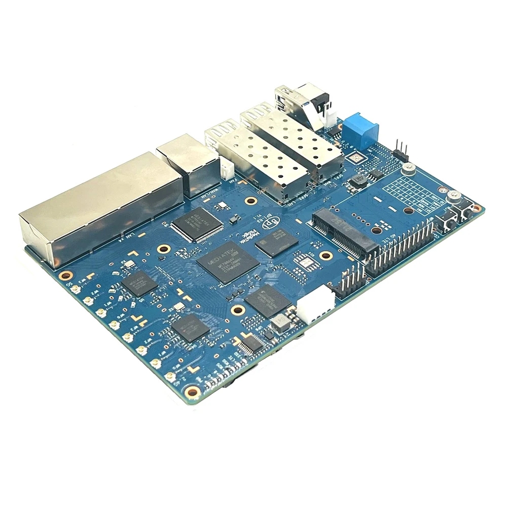 ٳ  BPI-R3   , MediaTek MT7986 Filogic 83  ھ ARM A53 + MT7531A Ĩ, WiFi 6/6E 2.5GbE SEP, ǰ
