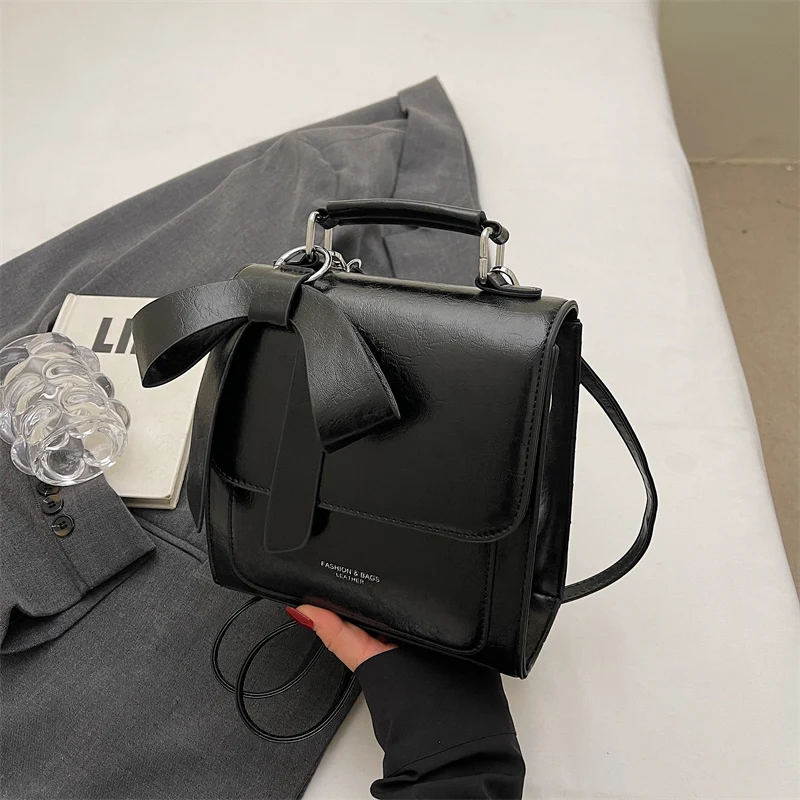 حقيبة ظهر كلاسيكية نسائية