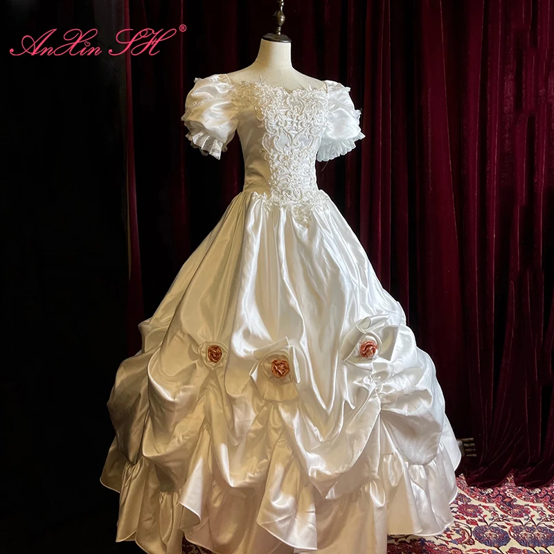 

AnXin SH vintage white satin pink rose princess handmade boat neck beading pearl puff sleeve ruffles bride Antique wedding dress