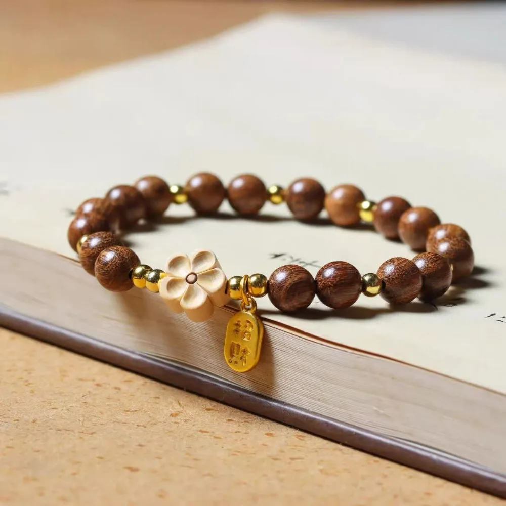

Классические браслеты из зеленого сандалового дерева, шикарный неокитайский стиль, деревянный браслет с цветами персика, искусственные деревянные четки