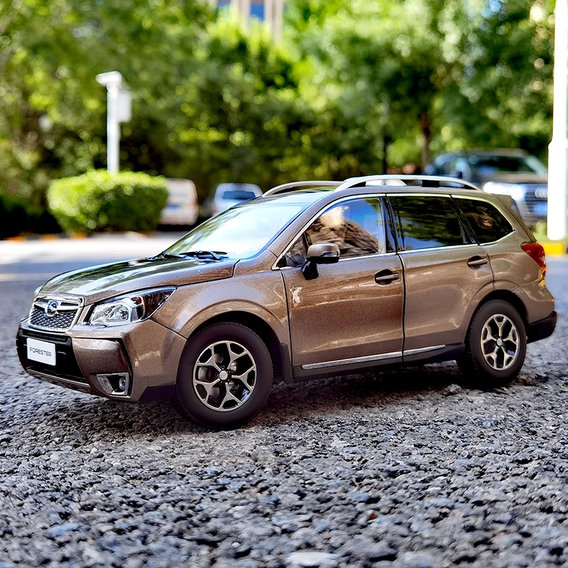 Paudi Model Diecast model 1:18 scale 2015 Subaru Forester off-road