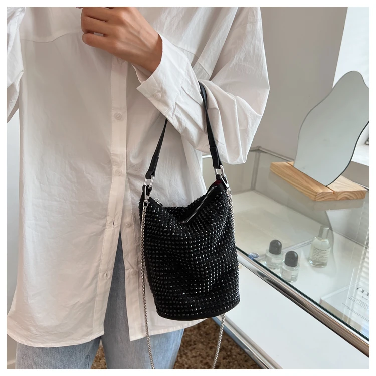 Punk Style Bucket Shiny Sequins Shoulder Bags for Women Classic Elegant Plaid Handbags Designer Rivet Fashion Small Packages