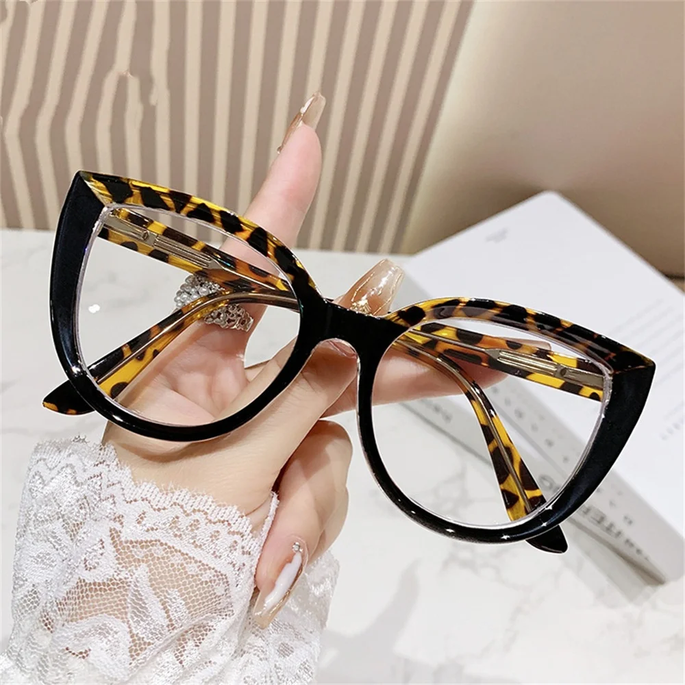 Trendy Eyewear Stylish Computer Reading Glasses  Eye Glasses Minimalistic Blue Light Blocking Glasses For Entertainment Work