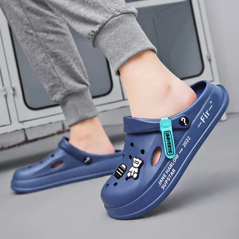 Kinder-Sandalen Sommer Casual Clogs für Kinder Dicke & Weiche Sohle Strandschuhe Jungen Mädchen Geschlossene Zehenpartie Modische Hausschuhe 2026 Neu – Detail 13
