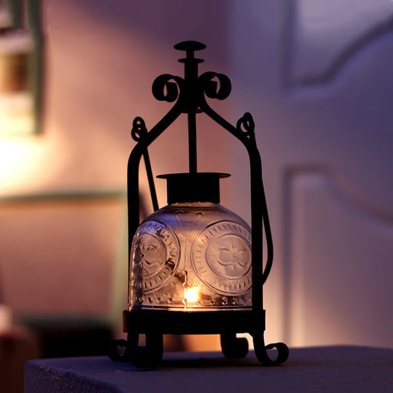 Retro Wrought Iron Candle Lamp Holder for European Courtyard Decoration