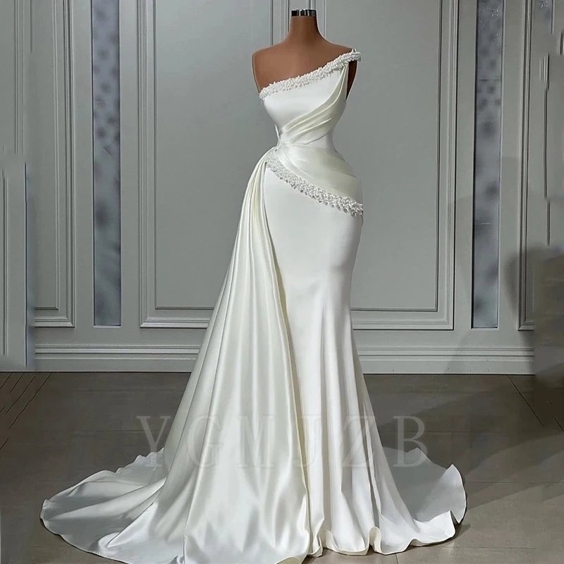 Satin Pearls Wedding Dresses Luxurious 2025 Bride On Shoulder Mermaid with Side Train Bridal Gown Vestido De Noiva Customized