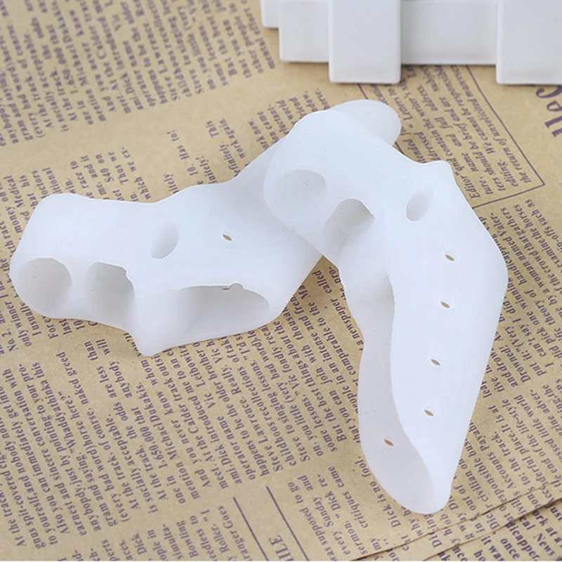 Silicone Gel Toe Corrector Foot Fingers Three Hole Toe Separator Thumb Valgus Protector Bunion Adjuster Valgus Guard 5/3/2/1pair