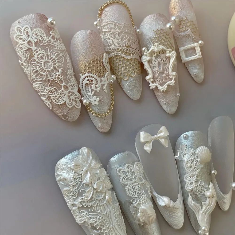 3D 실리콘 레이스 네일 몰드 우아한 레이스 프렌치 카빙 템플릿 스텐실 UV 젤 DIY 재사용 가능 매니큐어 참 장식 제작 도구
