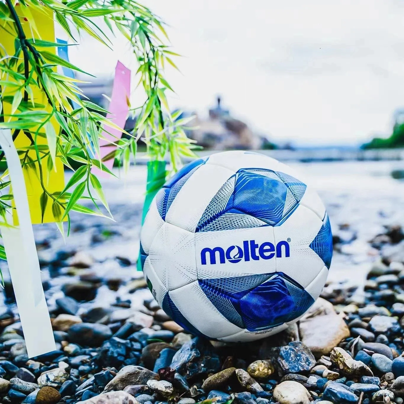Molten Football Superior Function and Design Ultimate Ball Visibility, for Adults & Kids, 5000 Match Ball FIFA Quality Football
