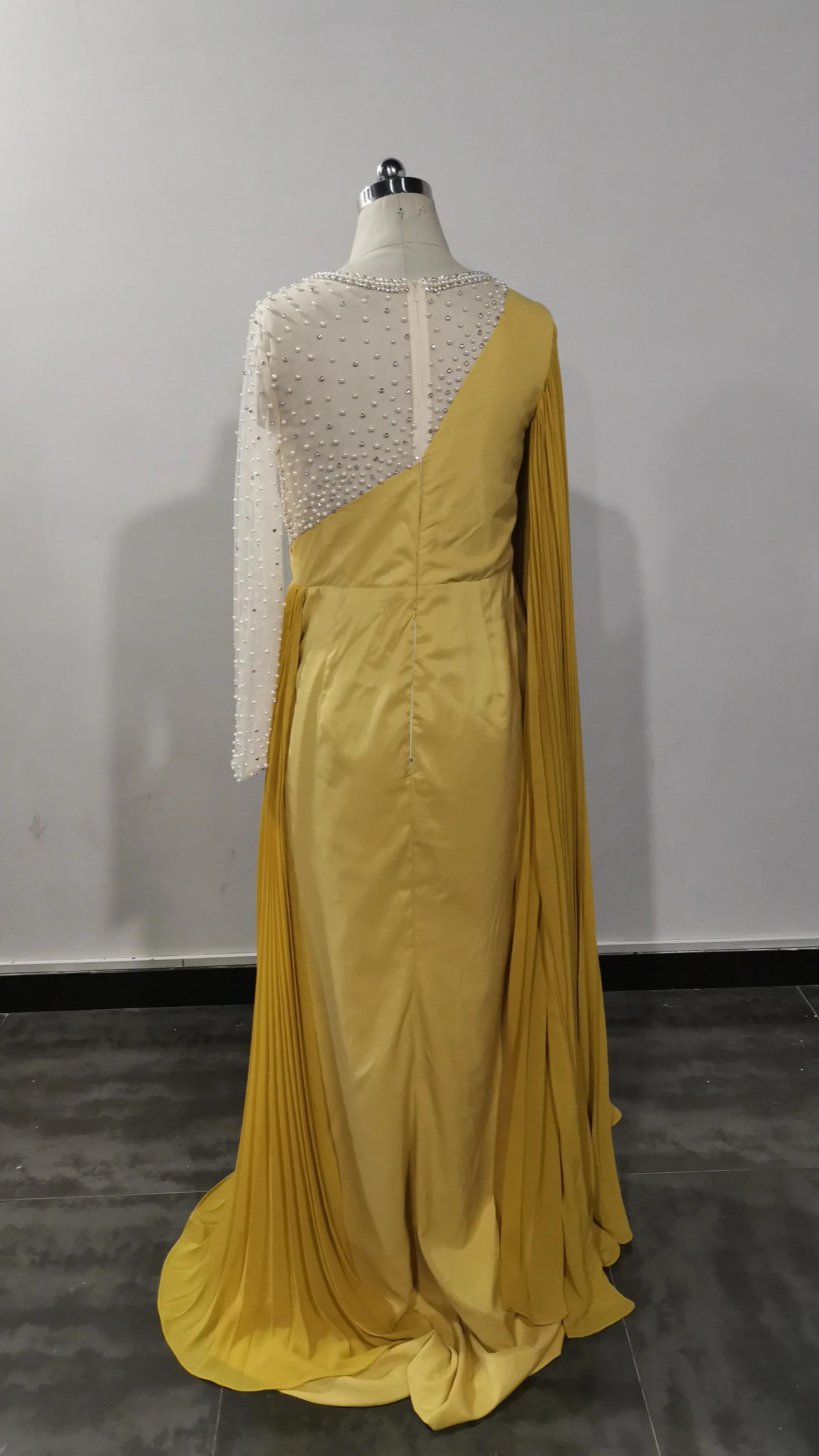 Sexy Beads Crystal Pearls Pleat Satin Long Sleeve Mermaid New Style Evening Prom Dress See Through Tulle