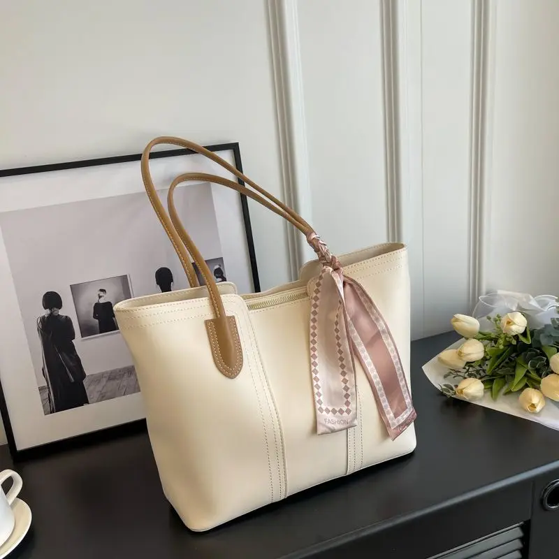 

Miracle Kira 2023 Autumn/Winter New Hot Large Capacity Shoulder Bag Leisure Fashion Commuter Tote Bag Holiday Gift Free Delivery