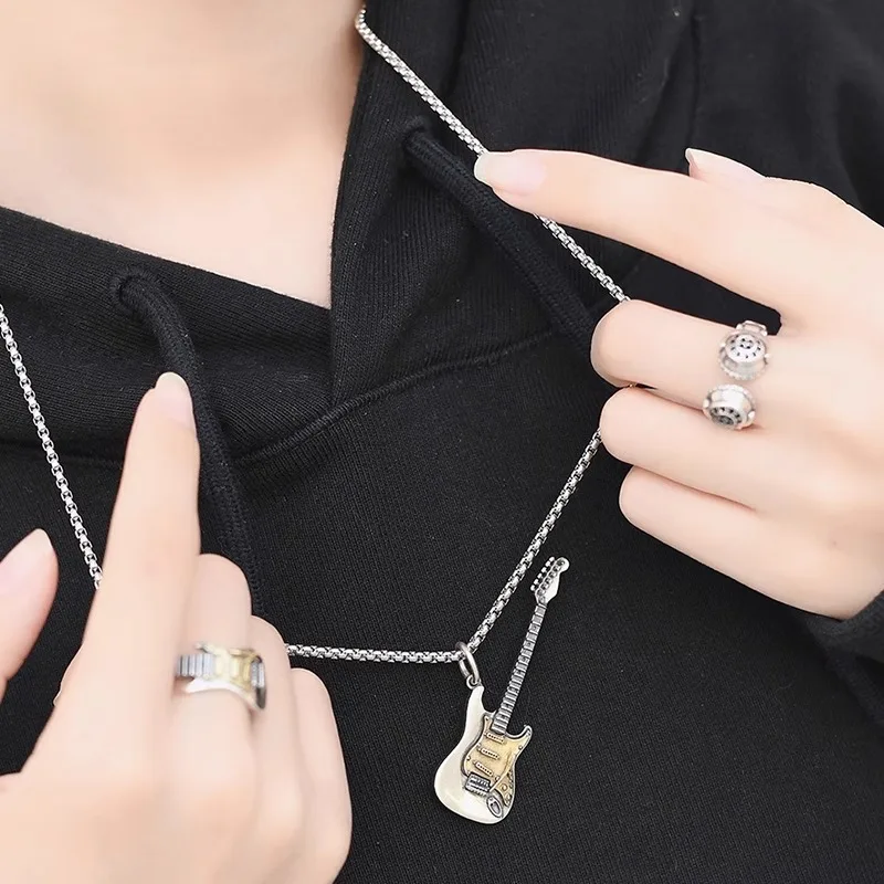 남성과 여성을 위한 펑크 스타일 일렉트릭 기타 목걸이 레트로 독특한 디자인 힙합 멋진 펜던트 락앤롤 쥬얼리