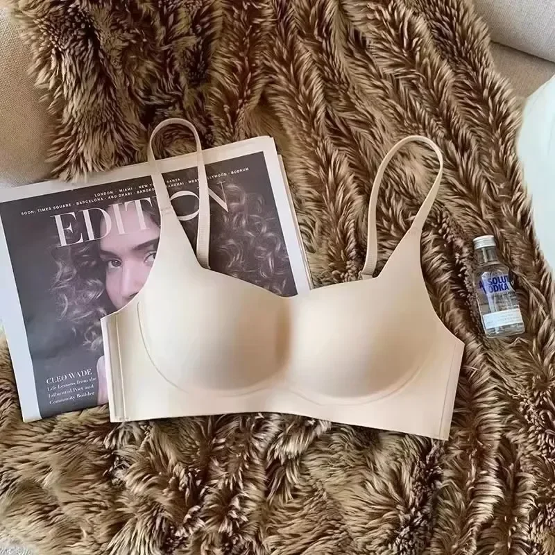 2024 Women No Trace Thin Lingerie Women Small Breasts Close Together To Prevent Sagging Soft Support No Steel Ring Up Bra Bras 5