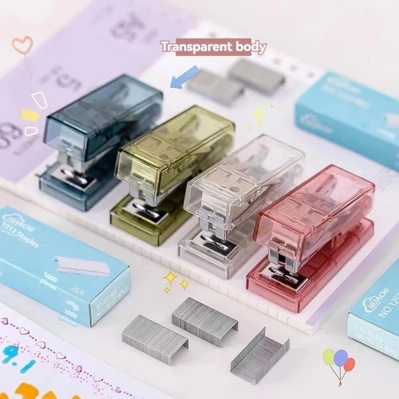 1PCS미니 스테이플러(스테이플 포함) 투명 노동 절약형 유연한 책 주문 플라스틱 미니 사이즈 바인더 데스크탑 스테이플러 학교 용품