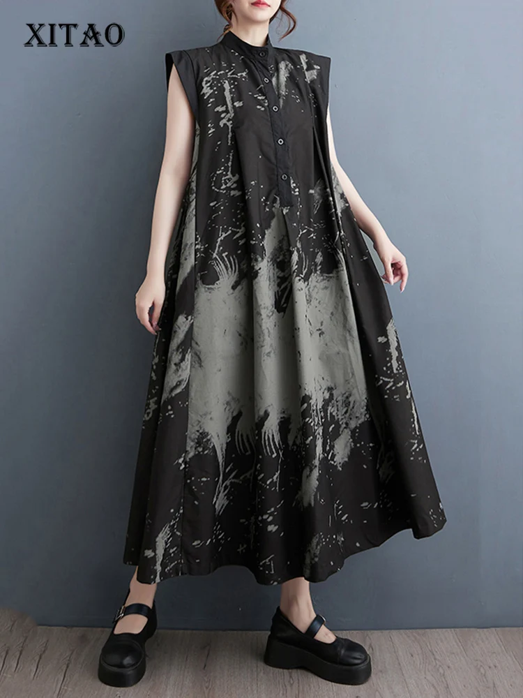 

Женское свободное платье с принтом чернил XITAO, белое винтажное платье без рукавов с воротником-стойкой и широким подолом, модель WLD20237 на лето, 2024