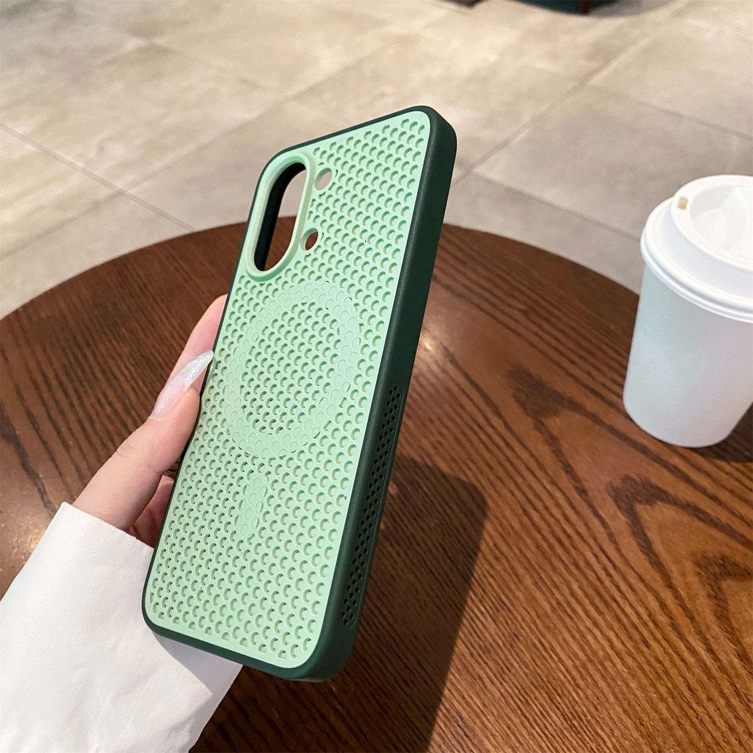 Breathable Matte Mesh Heat Dissipation Case - Clashing Colors