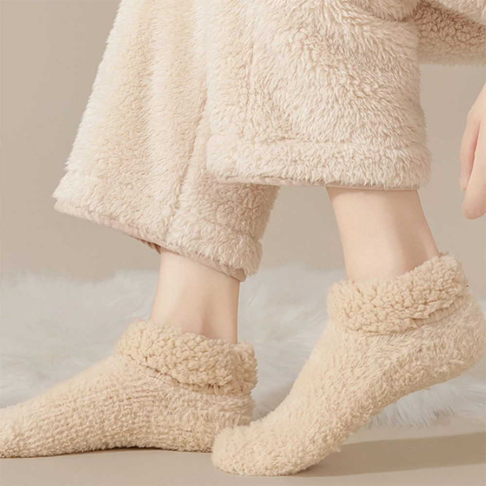 Gemütliche, mit Fleece gefütterte Bodensocken für Damen, rutschfeste Greifersohlen, Plüsch-Innenseite für Wärme, bequeme, sichere Winter-Bodensocken – Detail 6