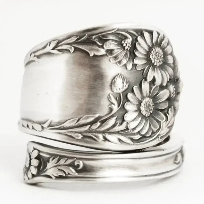 

Vintage Silver Color Carving Flower Daisy Ring Classic Fashion Metal Geometry Adjustable Rings for Women