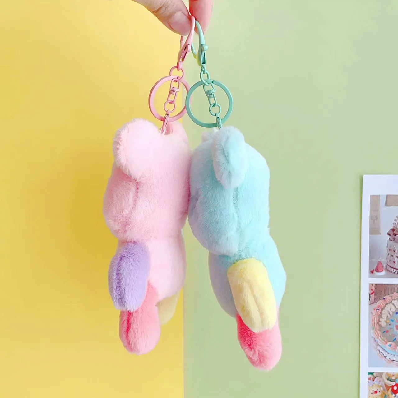 14cm 귀여운 도파민 곰 플러시 키 체인 Kawaii 다채로운 곰 키 체인 동물 열쇠 고리 자동차 키 액세서리 여자 여자 가방 펜던트