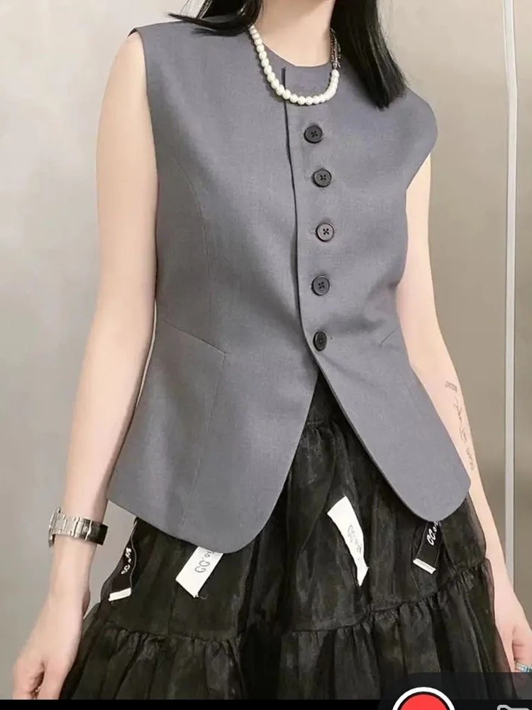 Round necked vest for women in spring and autumn, new top with waistband and slim fit, suit without sleeves, short