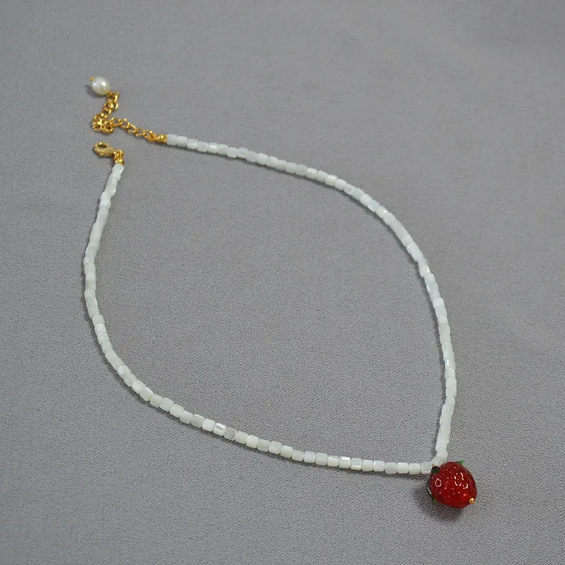 

Freshwater Mother-shell Choker Unique Design Strawberry Pendant Pearl Women Necklace