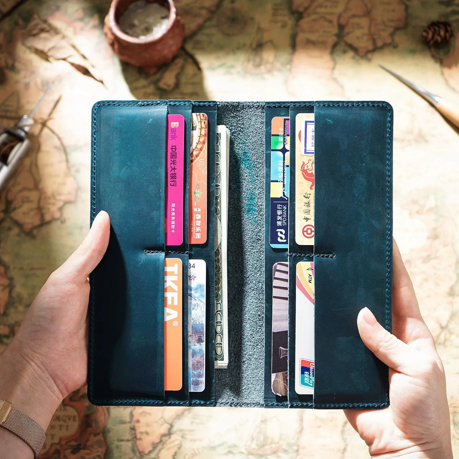 Handcrafted Genuine Leather Slim Bifold Wallet - Minimalist Vintage Design