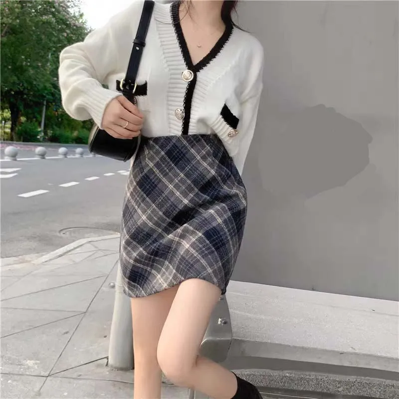 Checkered A-line Half length Dress for Women's Autumn/Winter 2023 New Wrapped Hip Skirt Small Tall Waist Slim Short Skirt 2023 autumn winter short down cotton jacket lightweight round neck button fashionable jacket checkered casual coat