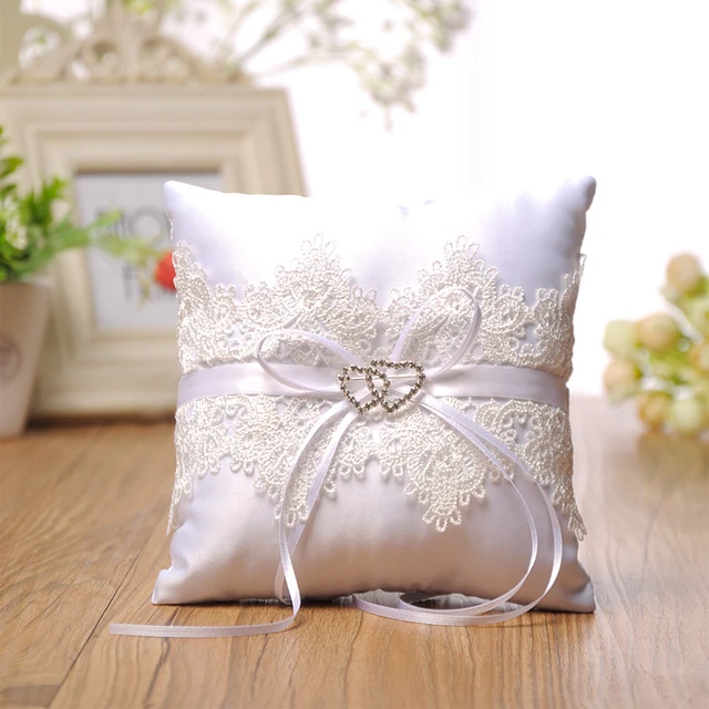 Discover 160+ ring cushion pillow latest awesomeenglish.edu.vn
