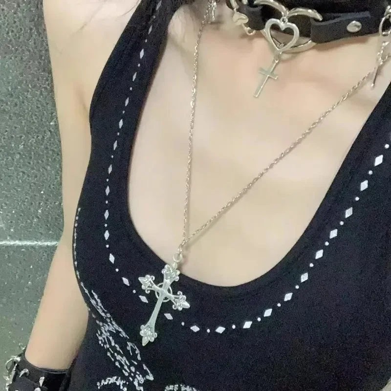 Vintage Y2k Gothic Style Rose Cross Pendant Necklace Hip Hop Unisex Necklaces Cool Versatile Simple Fashion Jewelry Accessories