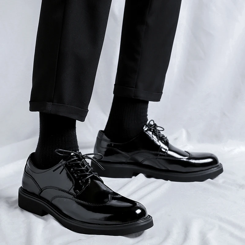 Autumn Trending Classic Men Dress Shoes for Men Oxfords Patent Leather Shoes Lace Up Formal Black Leather Wedding Party