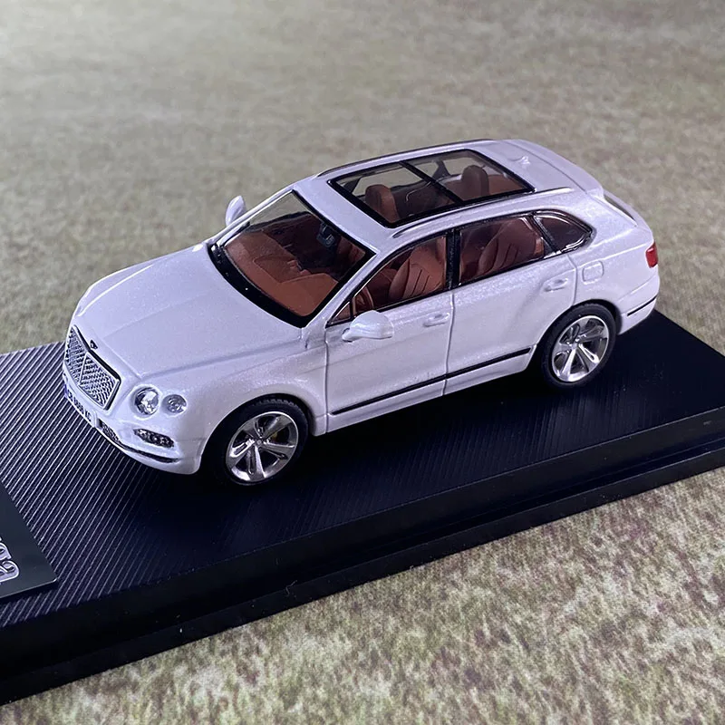 

LF 1:64 Bentayga suv Diecast Model Car