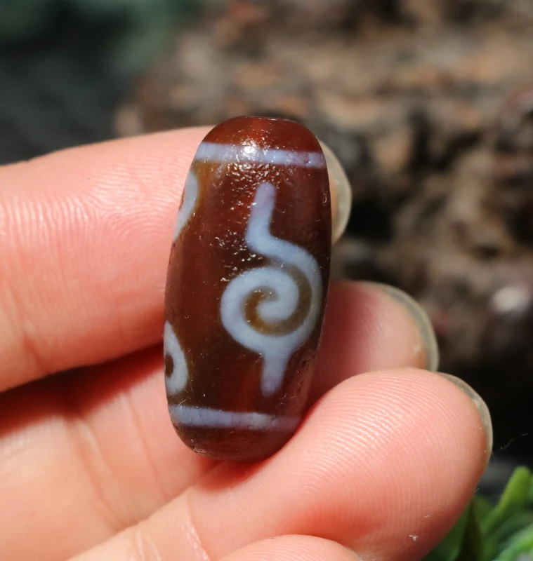 

Energy Magic Tibetan Old Agate Oily Patina Wine Red Color 4 Eyed Triton Faluo dZi Bead Amulet Fit for Making Bracelet Timestown