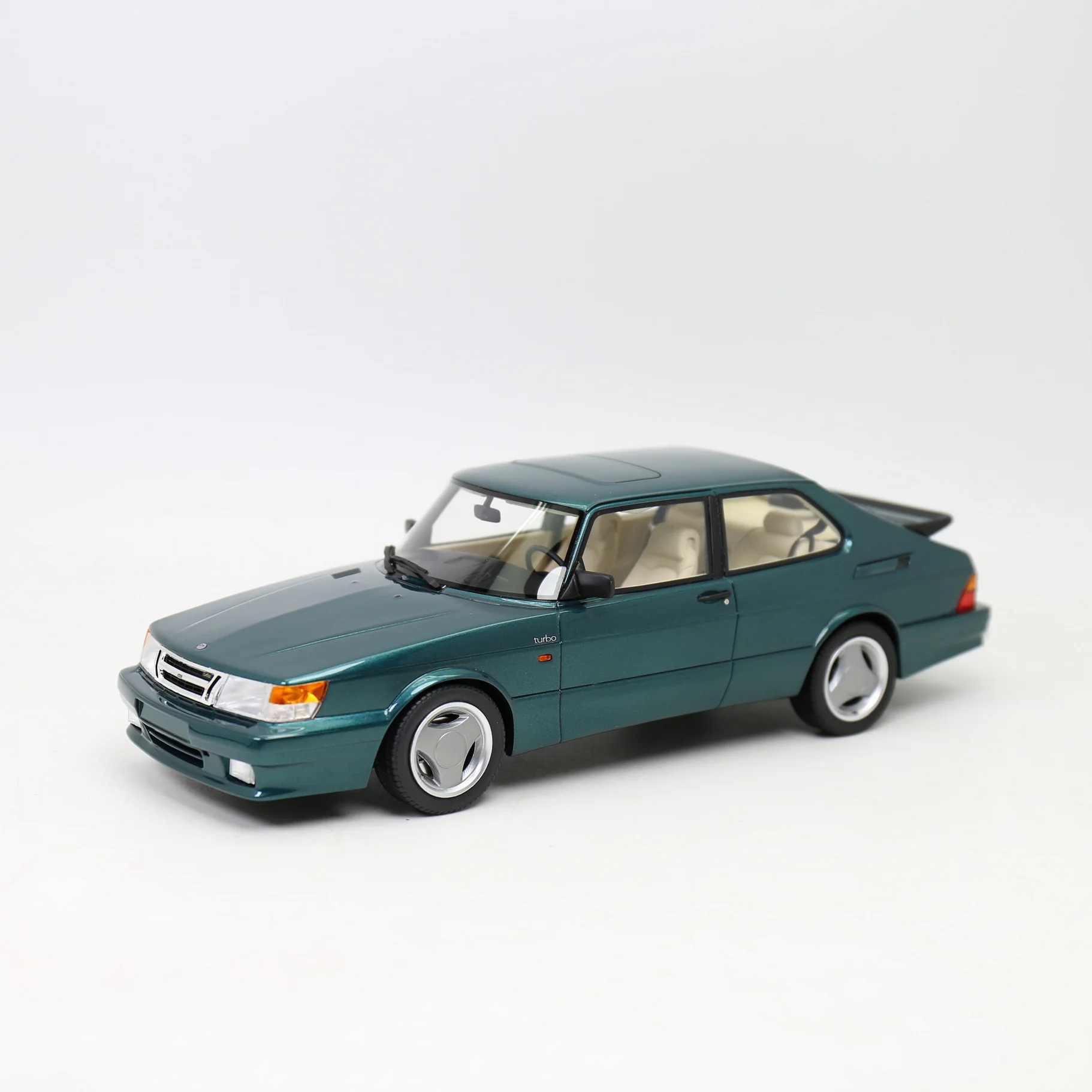 Modèle Réduit 1/18 Saab 900 Turbo T16 Airflow Grey DNA Collectibles - Édition Limitée Résine, DNA000113
