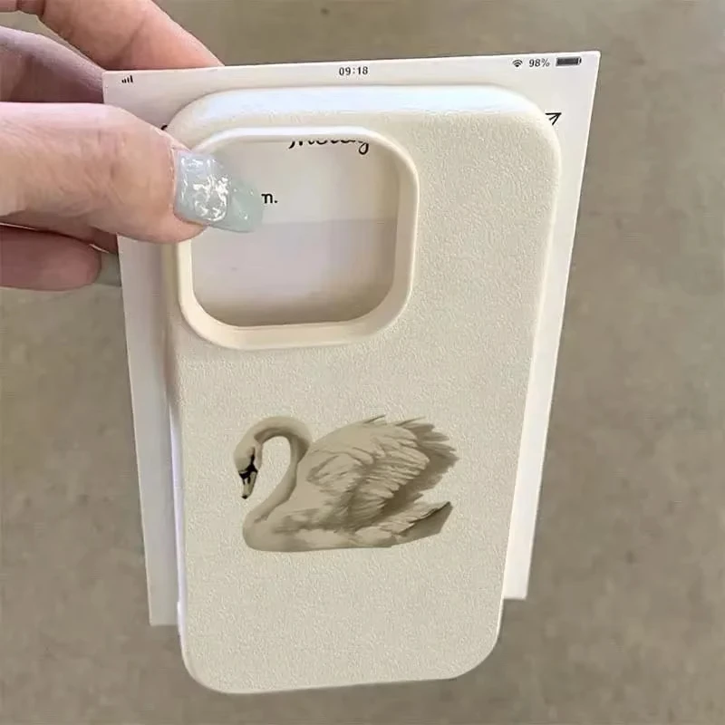 Elegant White Swan Design Shockproof Phone Case