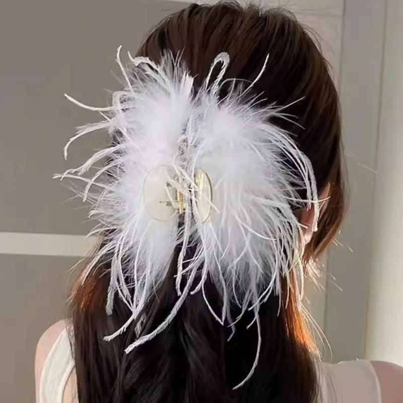 

Cute Ostrich Feather large Hair Claw Plush Hair Clip Clamps Winter Hairpins Fashion Women Hair grip Hair Accessories Party Gifts